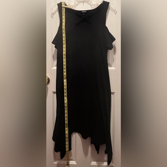 Torrid Midi Cold Shoulder Dress Black Handkerchief/Hanky Hem Strappy V-Neck Boho - Picture 9 of 13